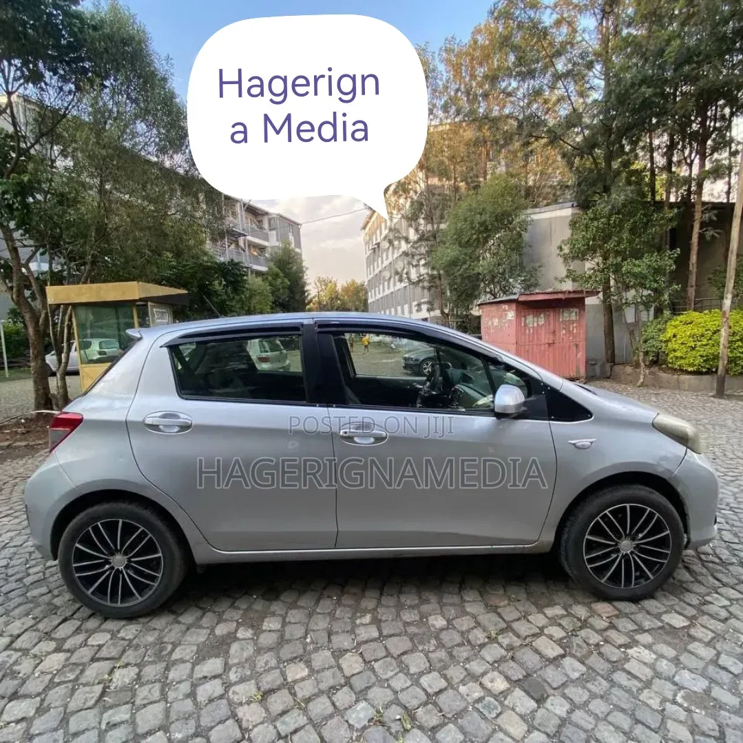 Toyota Yaris 2010 Silver