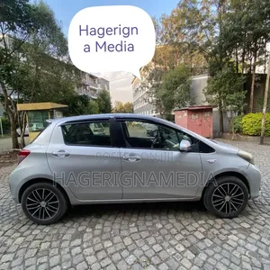 Toyota Yaris 2010 Silver