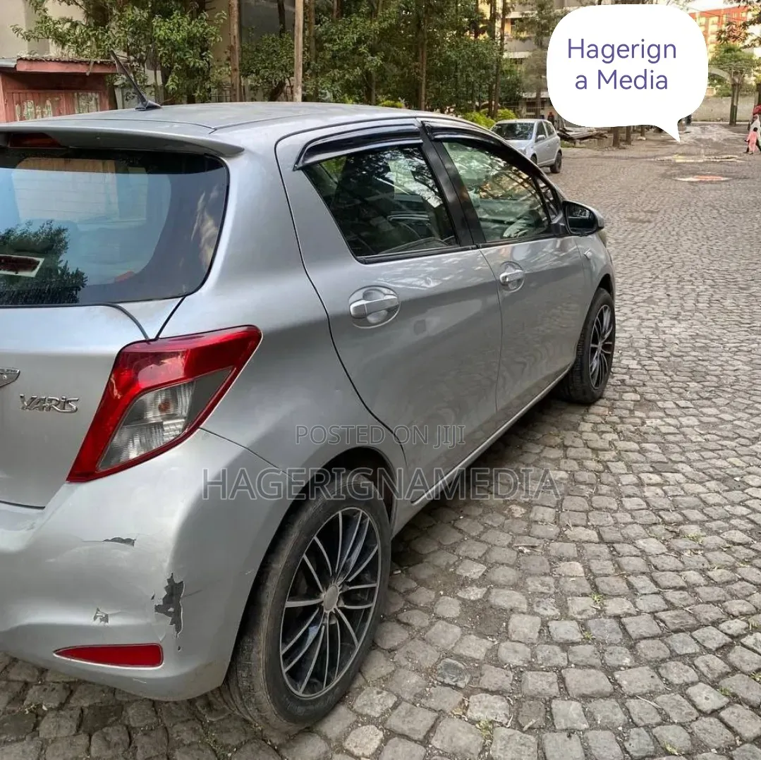 Toyota Yaris 2010 Silver