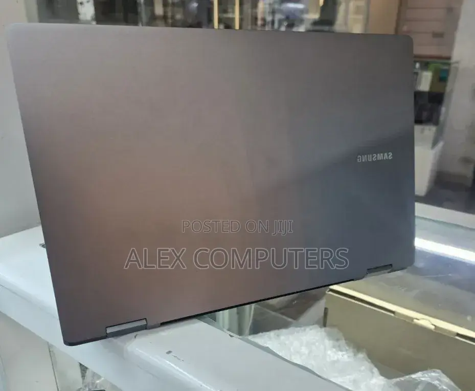 New Laptop Samsung NP-X360 16GB Intel Core Ultra 7 SSD 512GB