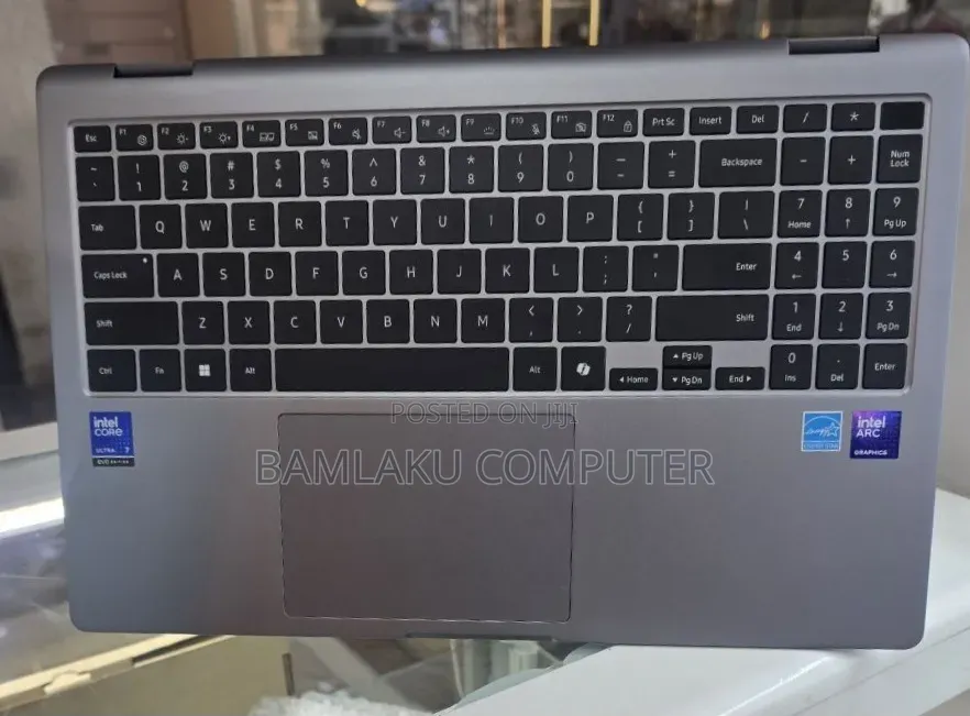 New Laptop Samsung Galaxy Book4 16GB Intel Core Ultra 7 SSD 512GB