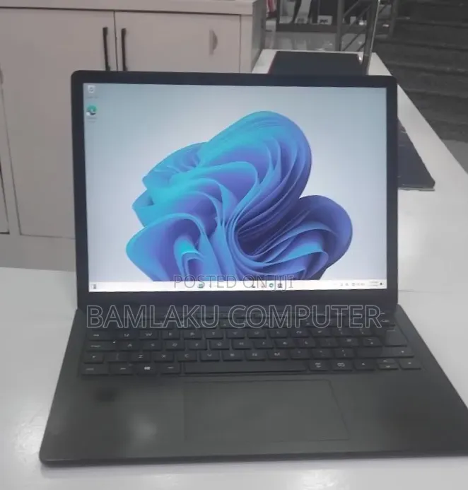 New Laptop Microsoft Surface Laptop 4 16GB Intel Core i7 SSD 512GB