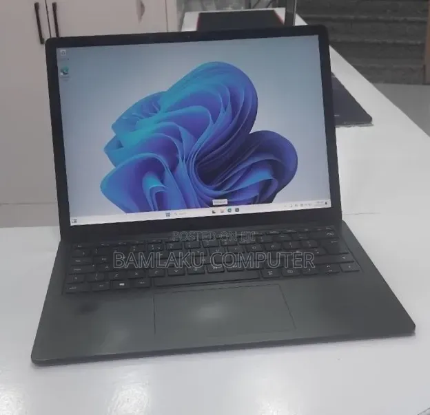 New Laptop Microsoft Surface Laptop 4 16GB Intel Core i7 SSD 512GB
