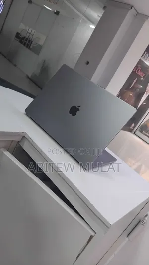 New Laptop Apple MacBook Pro 2021 M1 32GB Apple M1 Pro SSD 1T