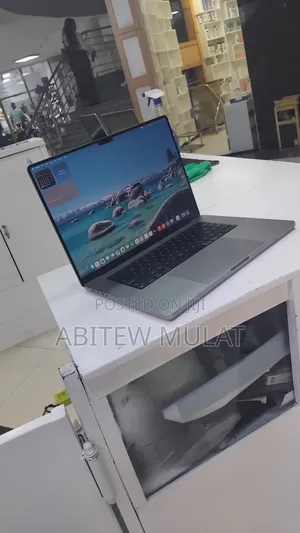 New Laptop Apple MacBook Pro 2021 M1 32GB Apple M1 Pro SSD 1T
