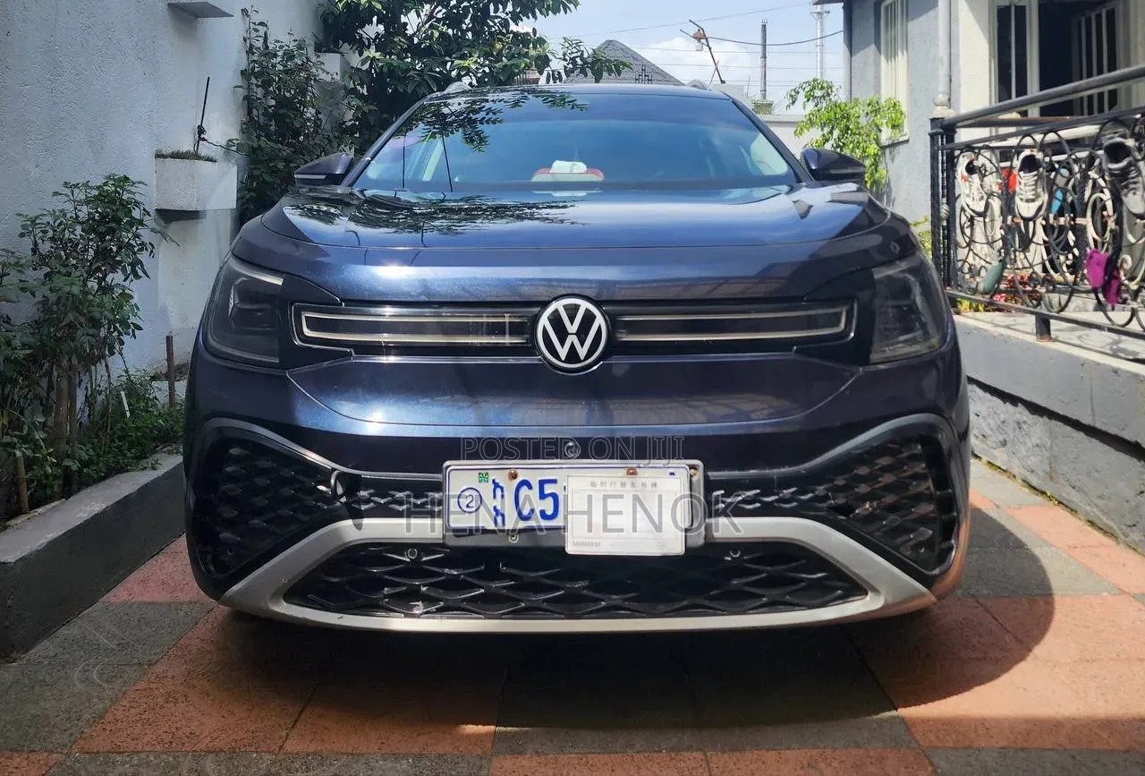 Volkswagen ID.6 2024 Blue