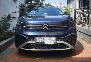 Volkswagen ID.6 2024 Blue