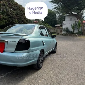 Toyota Platz 2005 Green