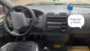 Toyota HiAce 2004 White