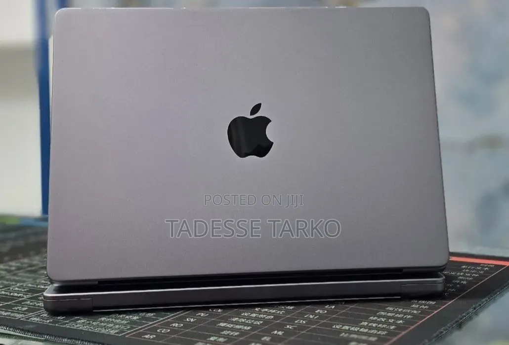 New Laptop Apple MacBook Pro 2021 M1 32GB Apple M1 Pro SSD 512GB