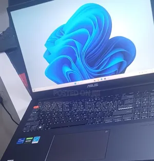 New Laptop Asus Vivobook 15 16GB Intel Core i7 SSD 512GB