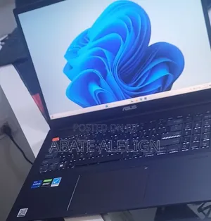 New Laptop Asus Vivobook 15 16GB Intel Core i7 SSD 512GB
