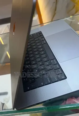 New Laptop Apple MacBook Pro 2021 M1 16GB Apple M1 Pro SSD 512GB