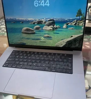 New Laptop Apple MacBook Pro 2021 M1 16GB Apple M1 Pro SSD 512GB