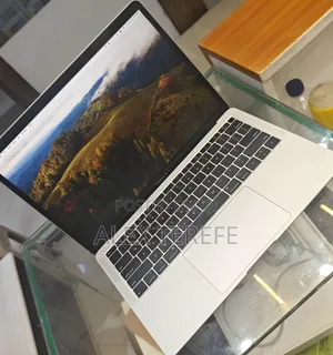 New Laptop Apple MacBook Air 2019 8GB Intel Core i5 SSD 256GB