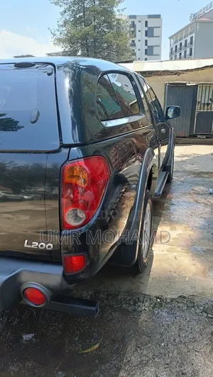 Mitsubishi L200 2009 Black