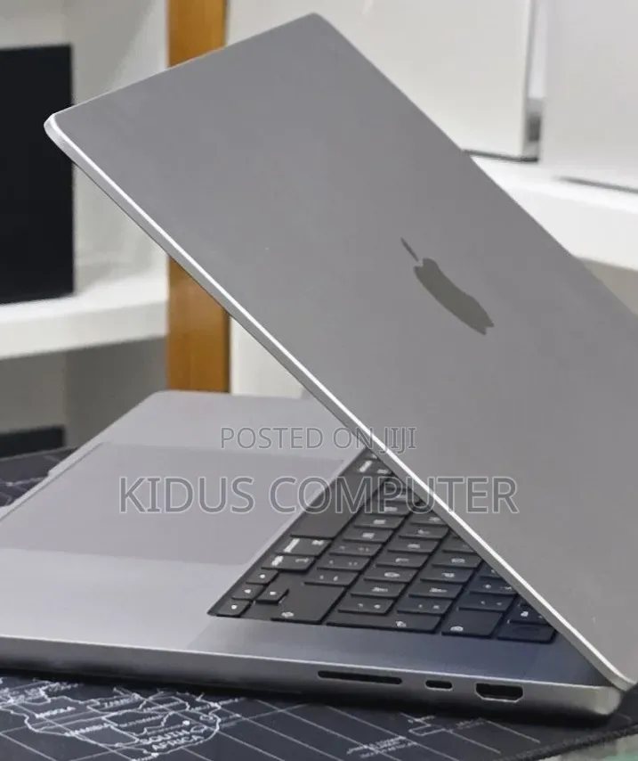 New Laptop Apple MacBook Pro 2021 M1 Max 64GB Apple M1 SSD 1T