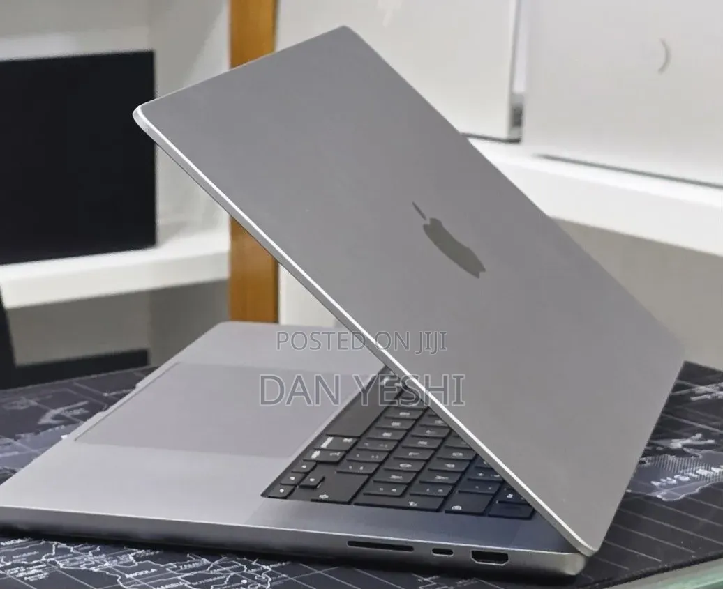 New Laptop Apple MacBook Pro 2021 M1 64GB Apple M1 Max SSD 1T