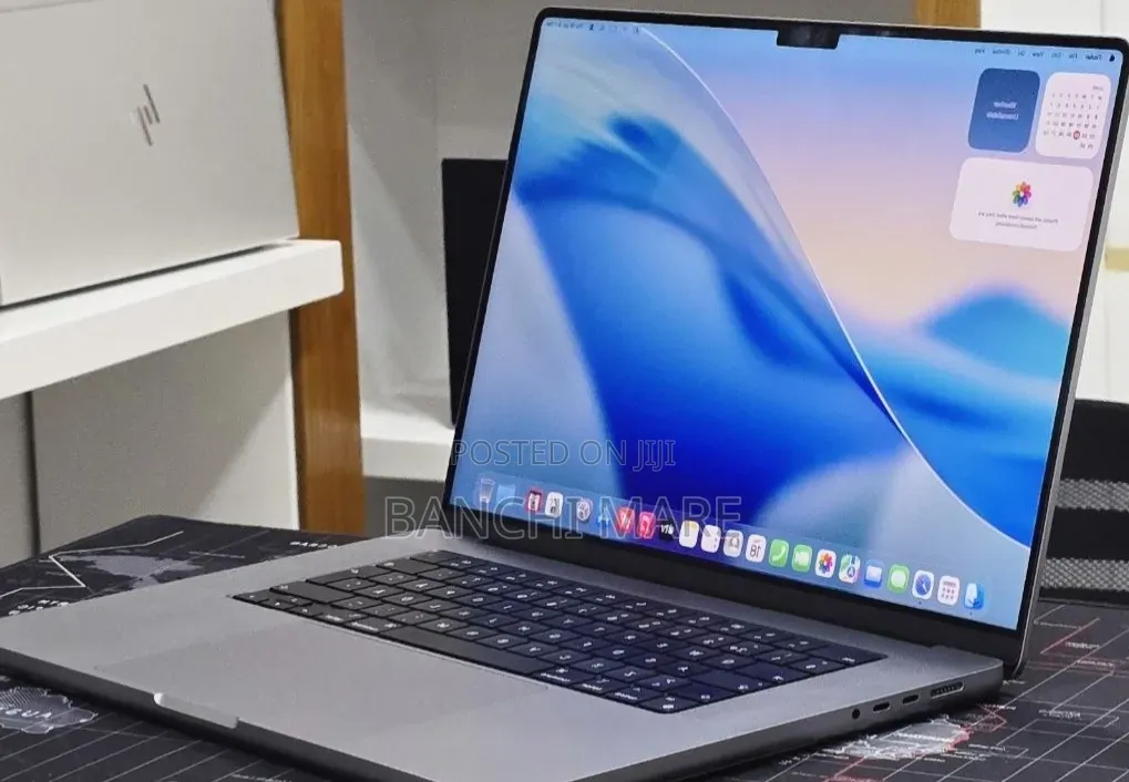 New Laptop Apple MacBook Pro 2021 M1 Max 64GB Apple M1 Max SSD 1T