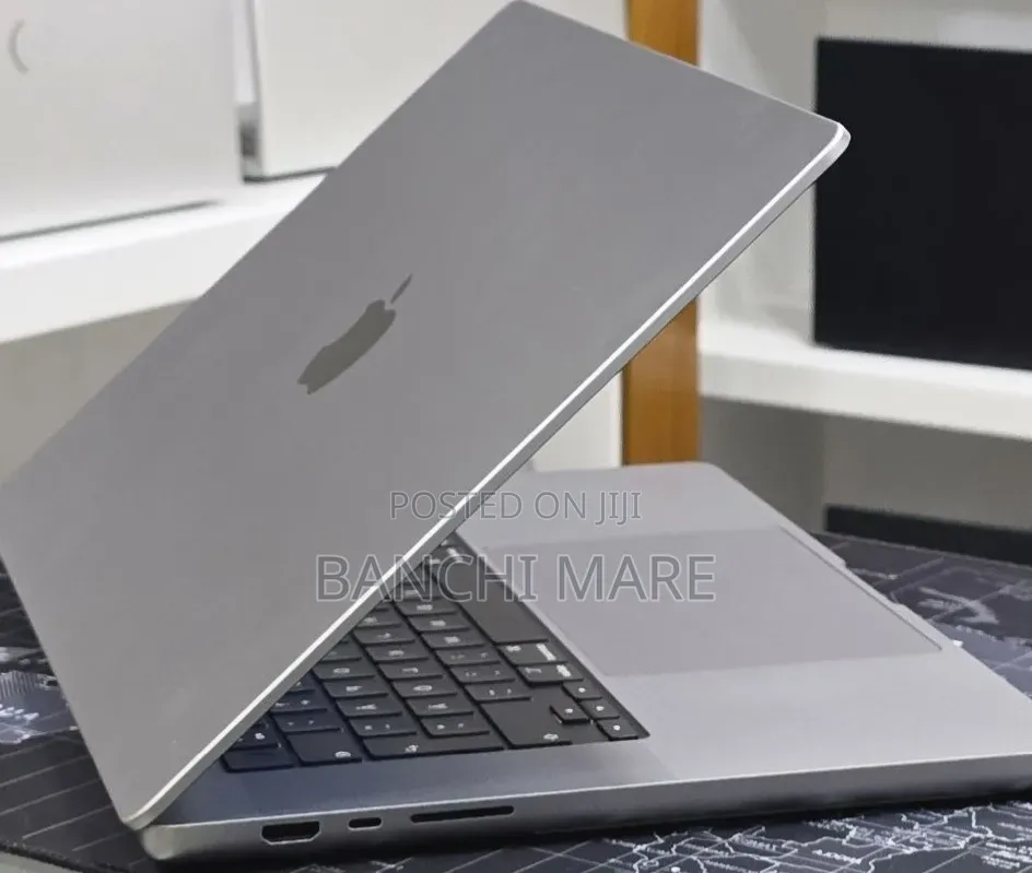 New Laptop Apple MacBook Pro 2021 M1 Max 64GB Apple M1 Max SSD 1T