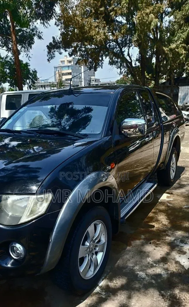 Mitsubishi L200 2009 Black