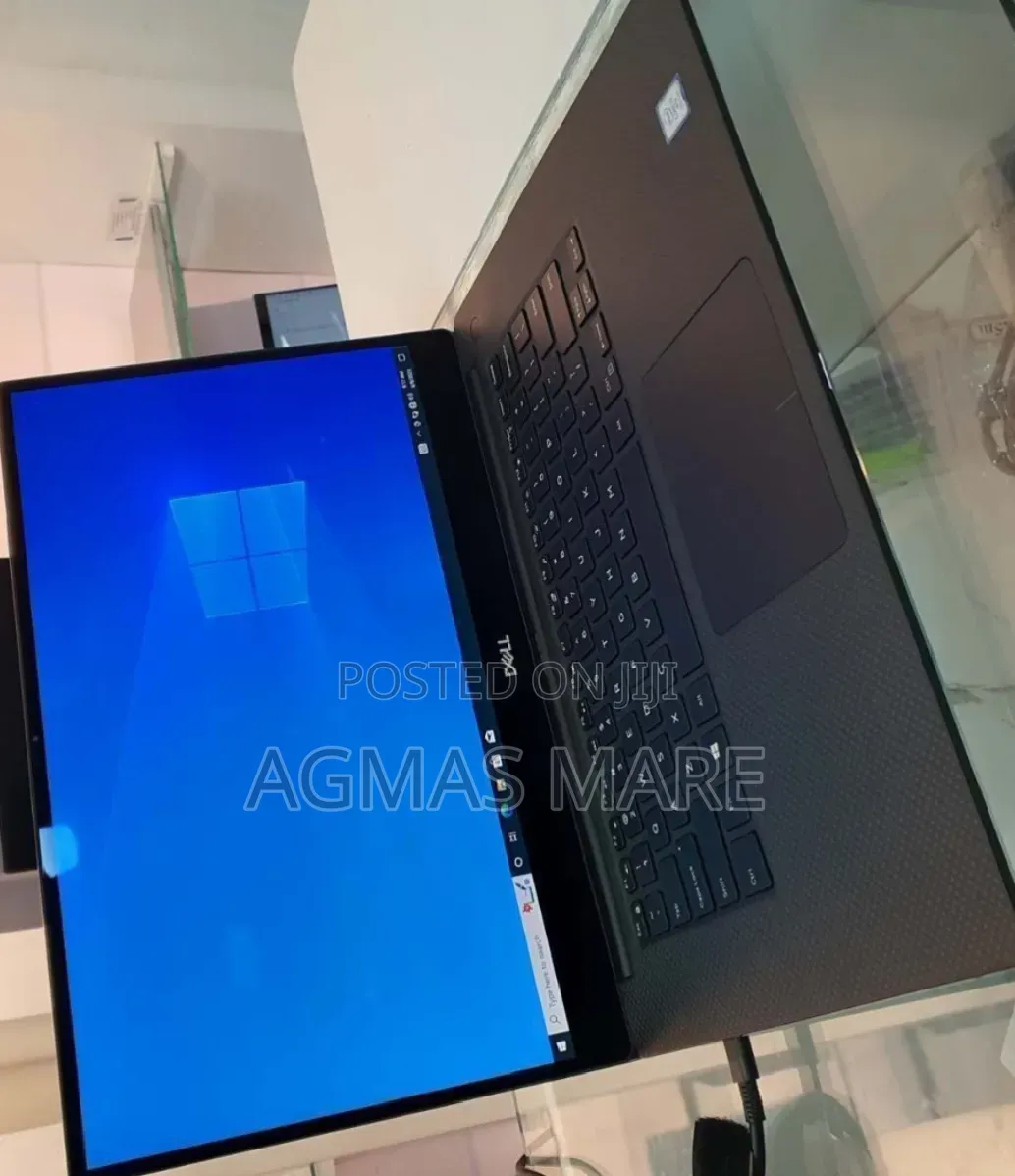 New Laptop Dell XPS 15 16GB Intel Core i9 SSD 512GB
