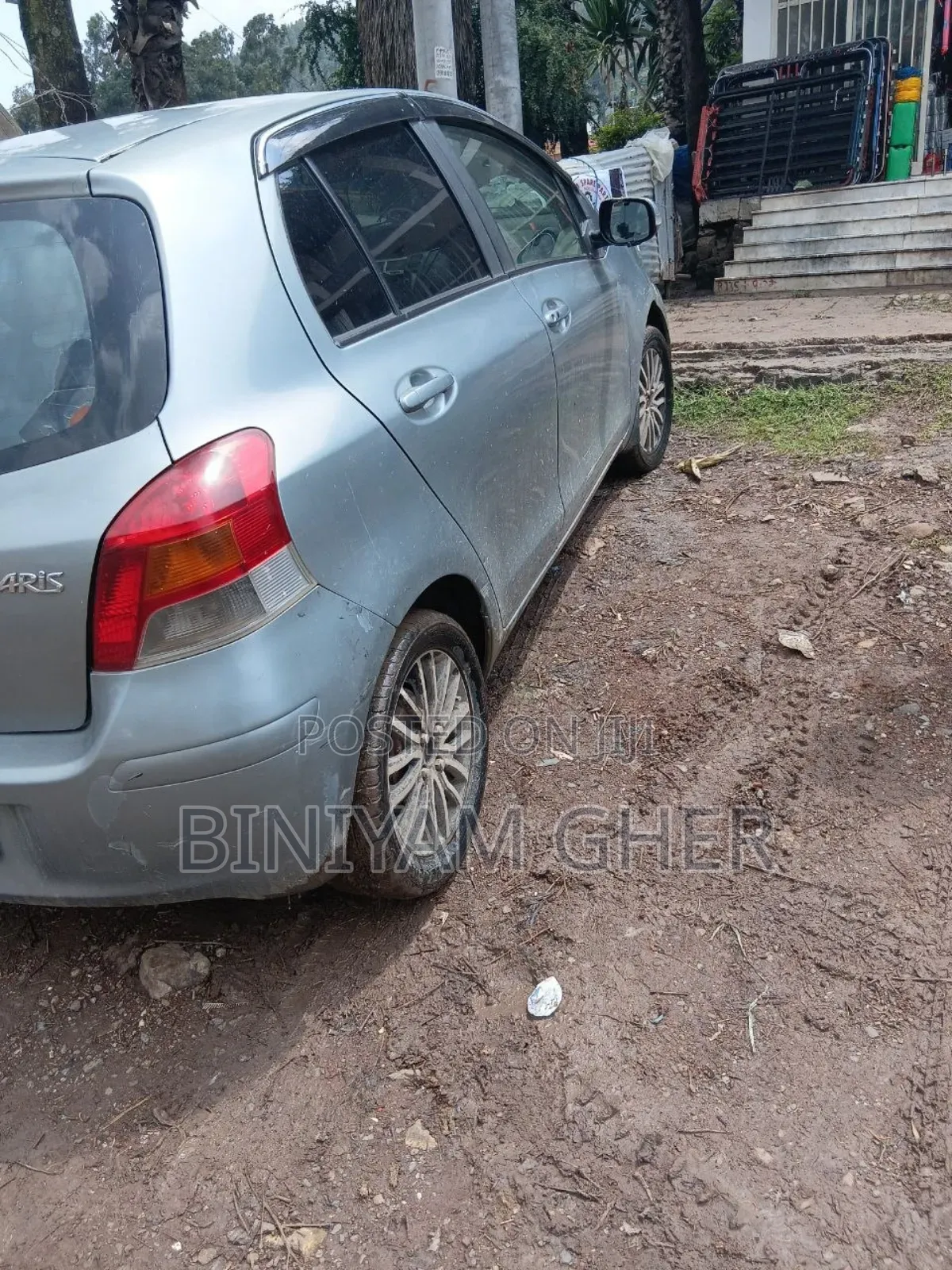 Toyota Yaris 2008 Gray