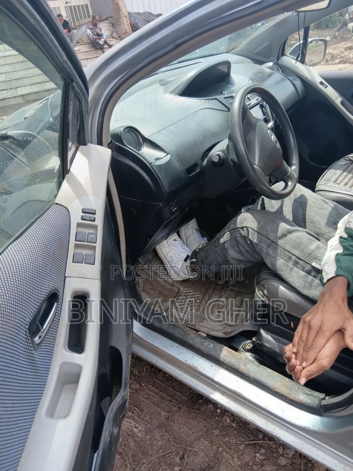 Toyota Yaris 2008 Gray