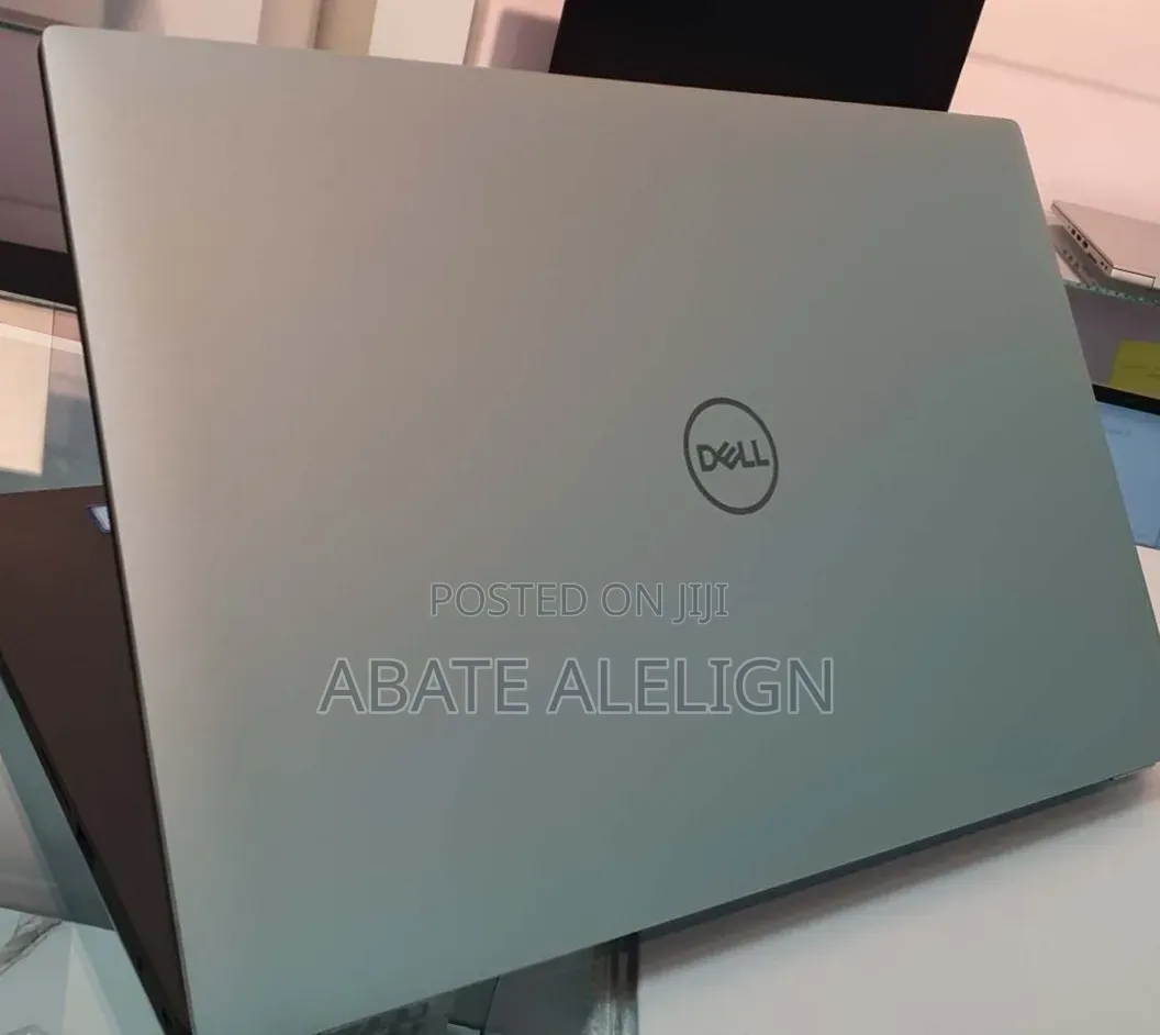 New Laptop Dell XPS 15 16GB Intel Core i9 SSD 512GB