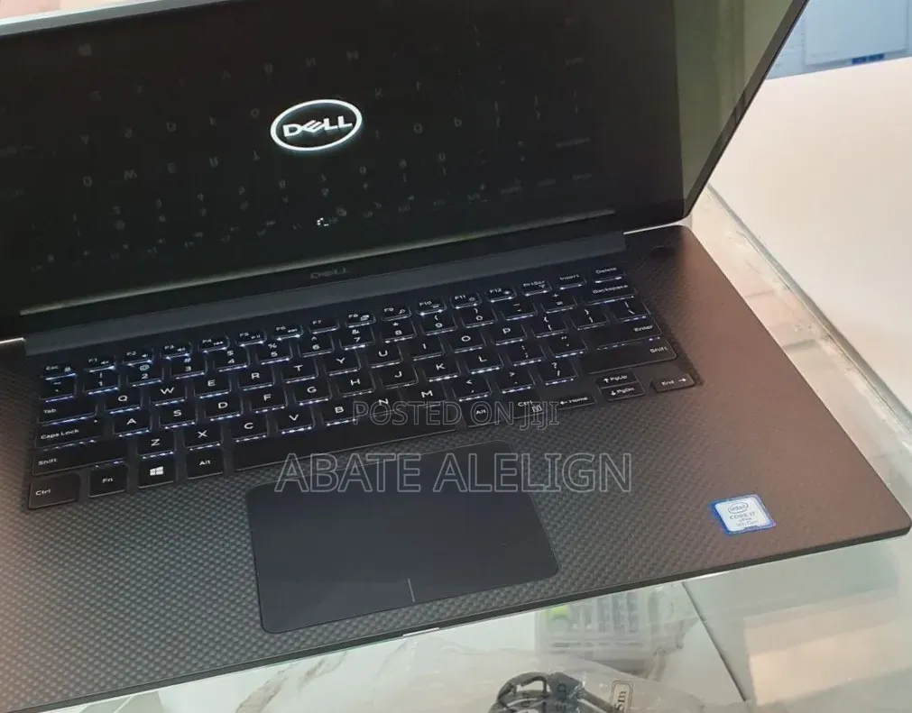 New Laptop Dell XPS 15 16GB Intel Core i9 SSD 512GB