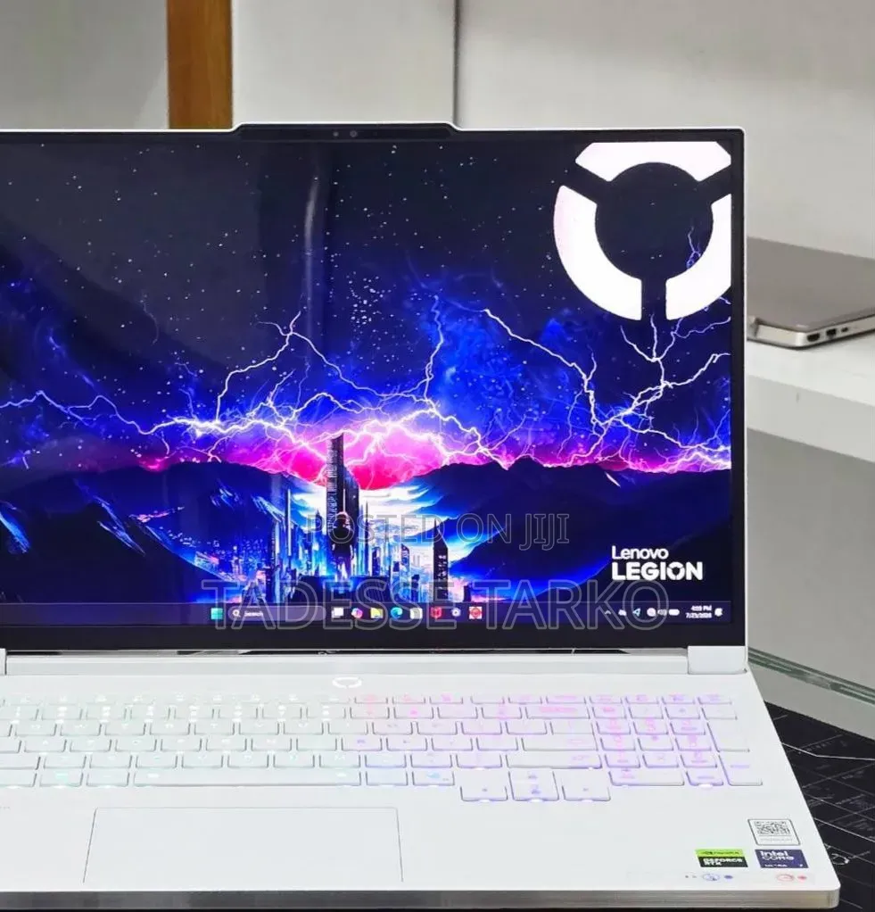 New Laptop Lenovo Legion Pro 7 32GB Intel Core Ultra 7 SSD 1T