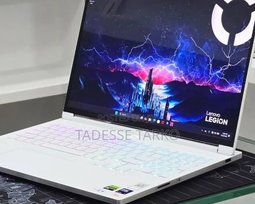 New Laptop Lenovo Legion Pro 7 32GB Intel Core Ultra 7 SSD 1T