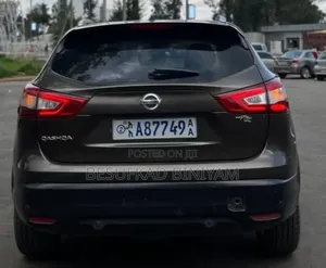 Nissan Qashqai 2017 Brown