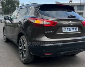 Nissan Qashqai 2017 Brown