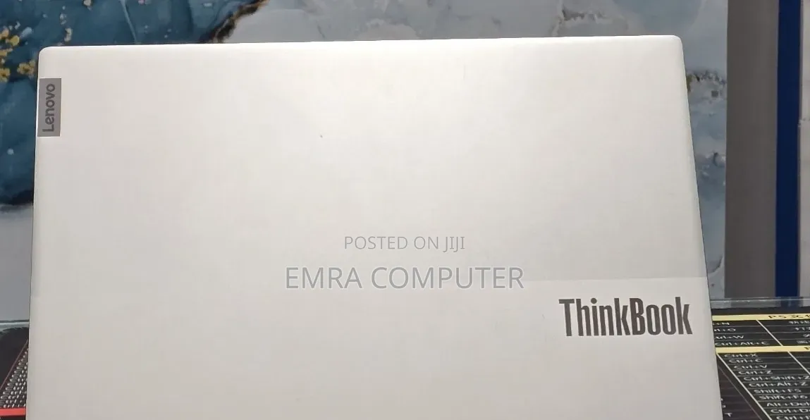 New Laptop Lenovo 8GB Intel Core i5 SSD 512GB