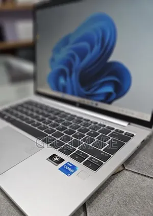 New Laptop HP EliteBook 830 G9 16GB Intel Core i5 SSD 512GB