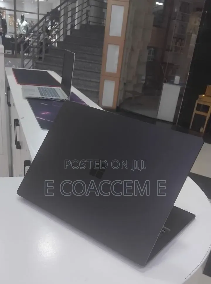 New Laptop Microsoft Surface 16GB Intel Core i7 SSD 512GB
