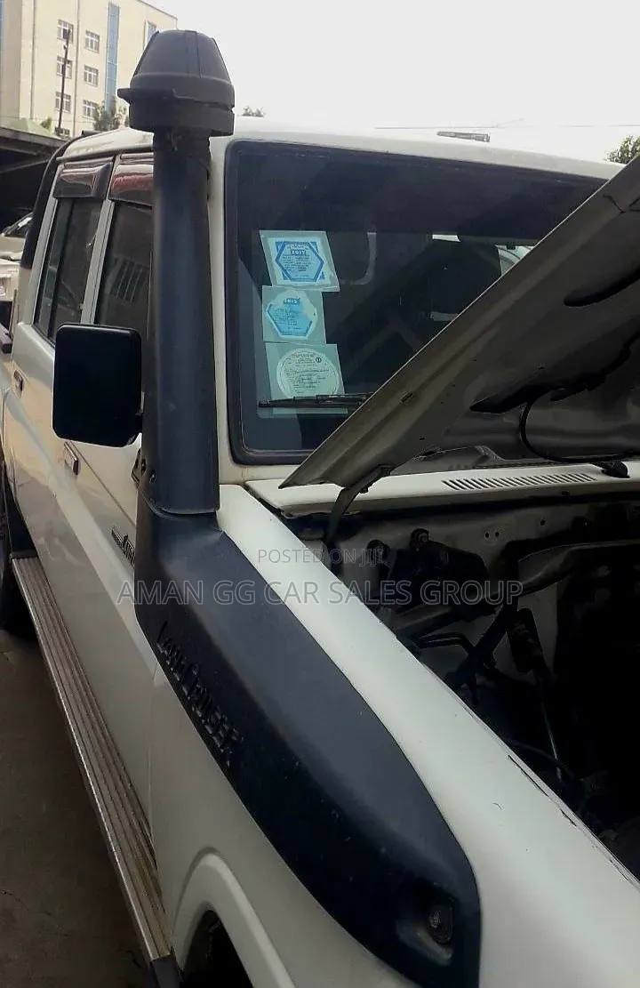 Toyota Land Cruiser 2018 White