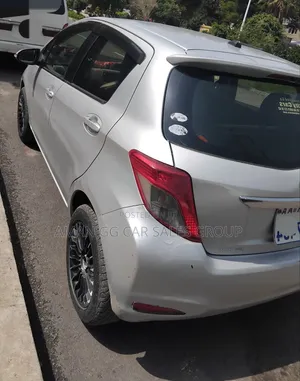 Toyota Yaris 2012 Silver