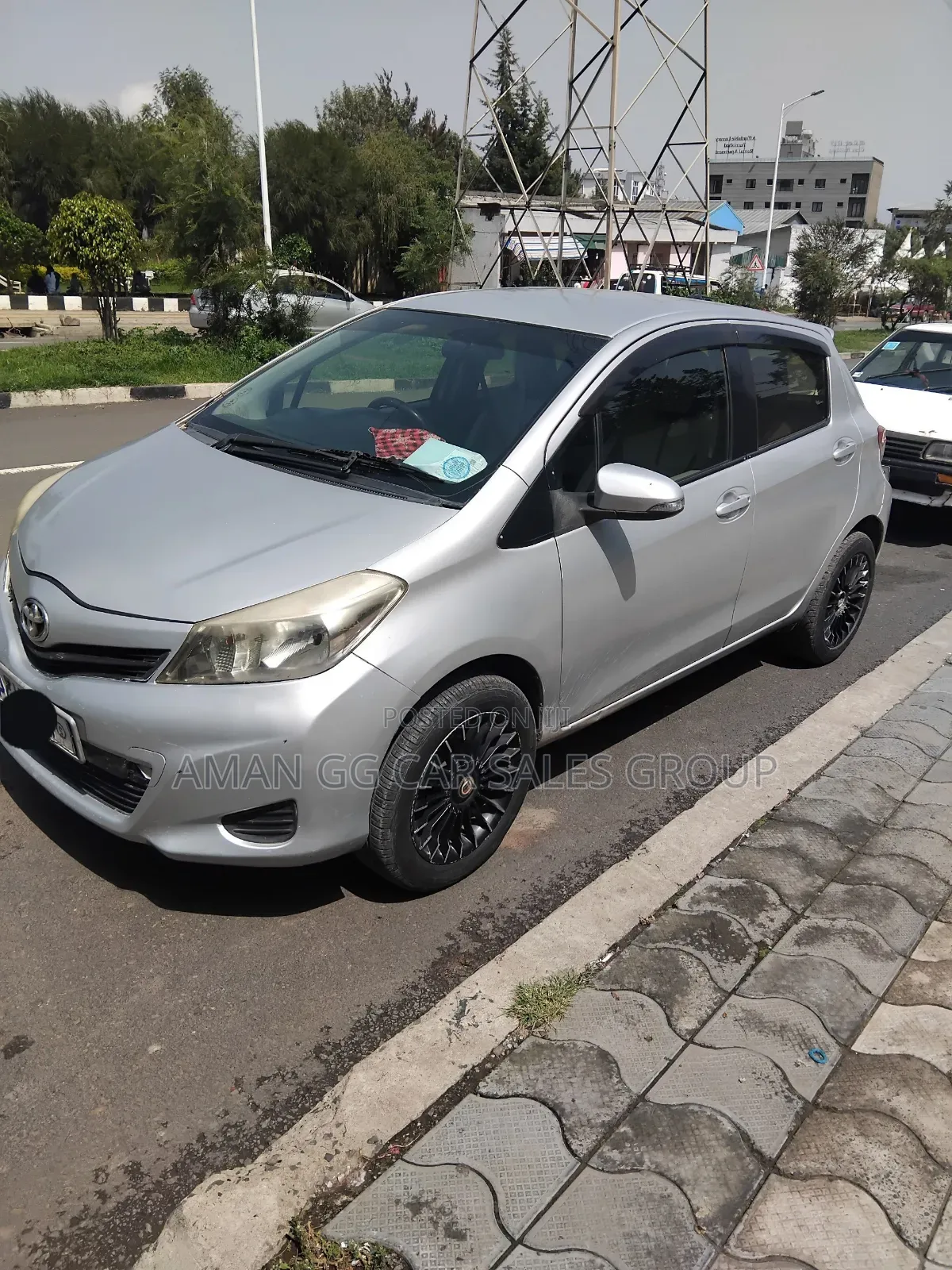Toyota Yaris 2012 Silver