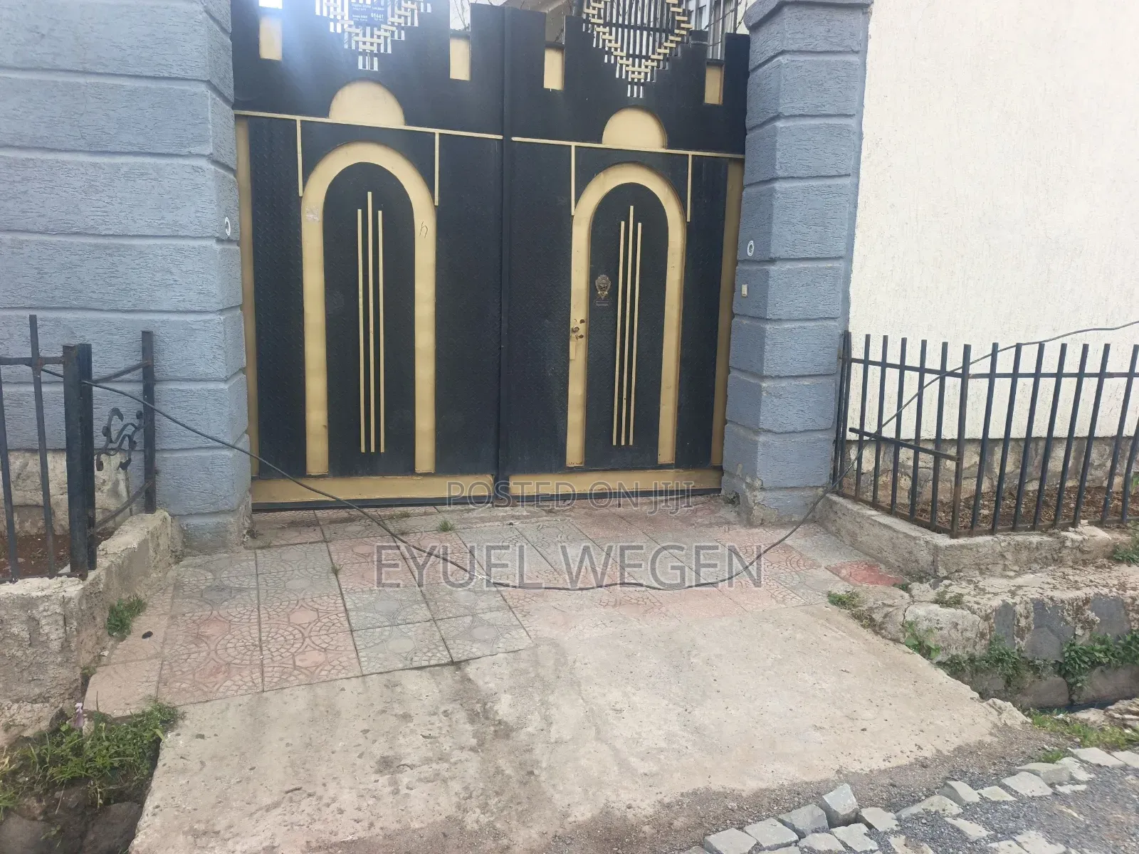 Furnished 4bdrm House in ታፈሱ ታደሰ, Oromia-Finfinne for sale