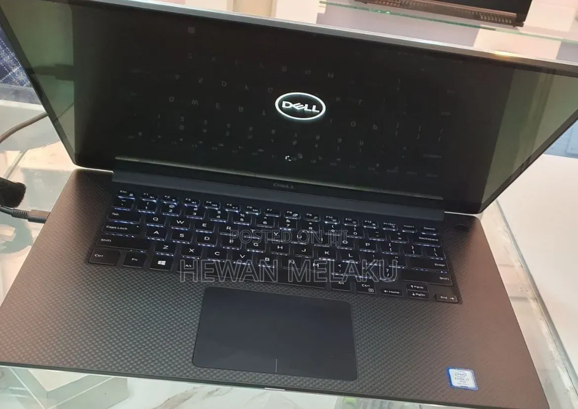 New Laptop Dell XPS 15 16GB Intel Core i9 SSD 512GB
