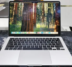 New Laptop Apple MacBook Air 2022 M2 8GB Apple M2 SSD 256GB
