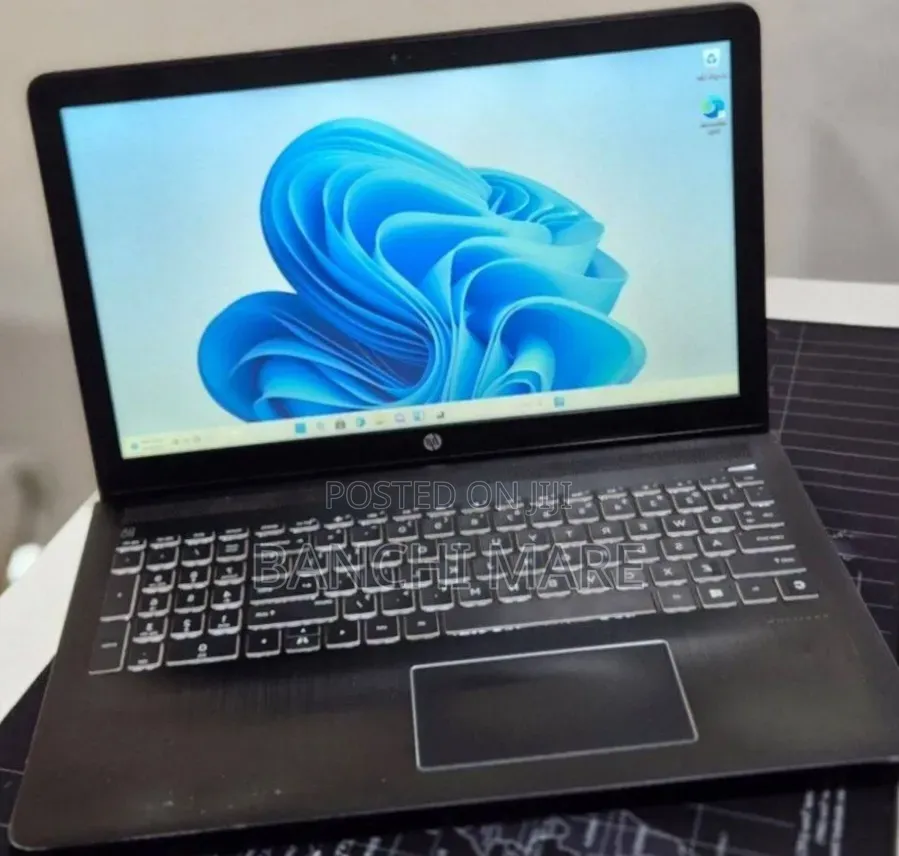 New Laptop HP Pavilion 15 8GB Intel Core i7 SSD 256GB