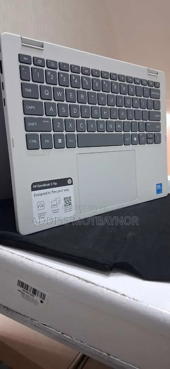 New Laptop HP OmniBook 5 Flip 16GB Intel Core Ultra 7 SSD 512GB