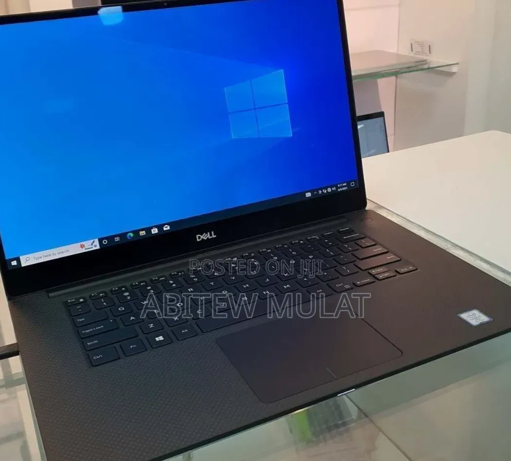 New Laptop Dell XPS 15 16GB Intel Core i9 SSD 512GB