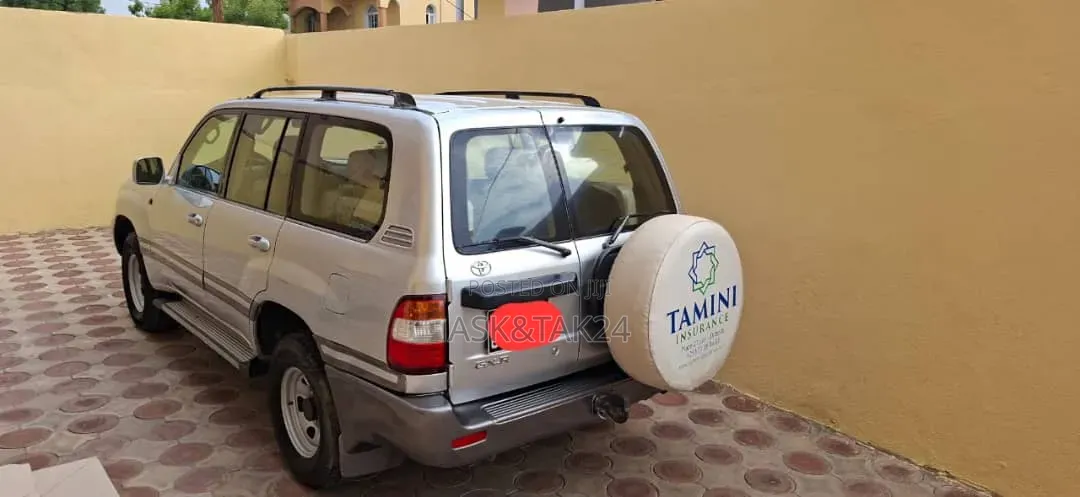 Toyota Land Cruiser 2006 Off white