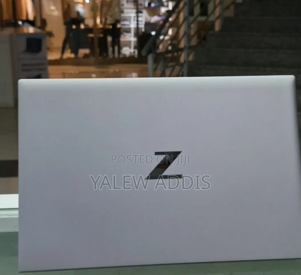 New Laptop HP ZBook Firefly 14 G10 16GB Intel Core i7 SSD 512GB