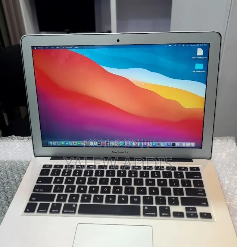 New Laptop Apple MacBook Air 2022 M2 8GB Intel Core i5 SSD 128GB