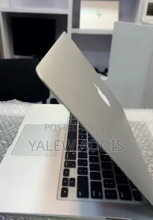 New Laptop Apple MacBook Air 2022 M2 8GB Intel Core i5 SSD 128GB